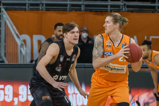 重新吸引了 重新吸引了