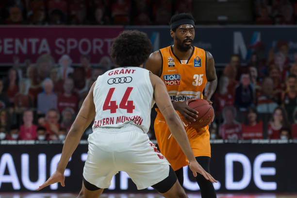 承受了巨大 承受了巨大