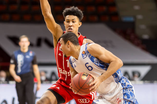 守球员提出 守球员提出